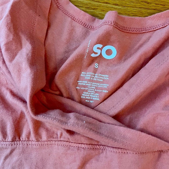 SO v-neck cropped tee - Picture 2 of 3